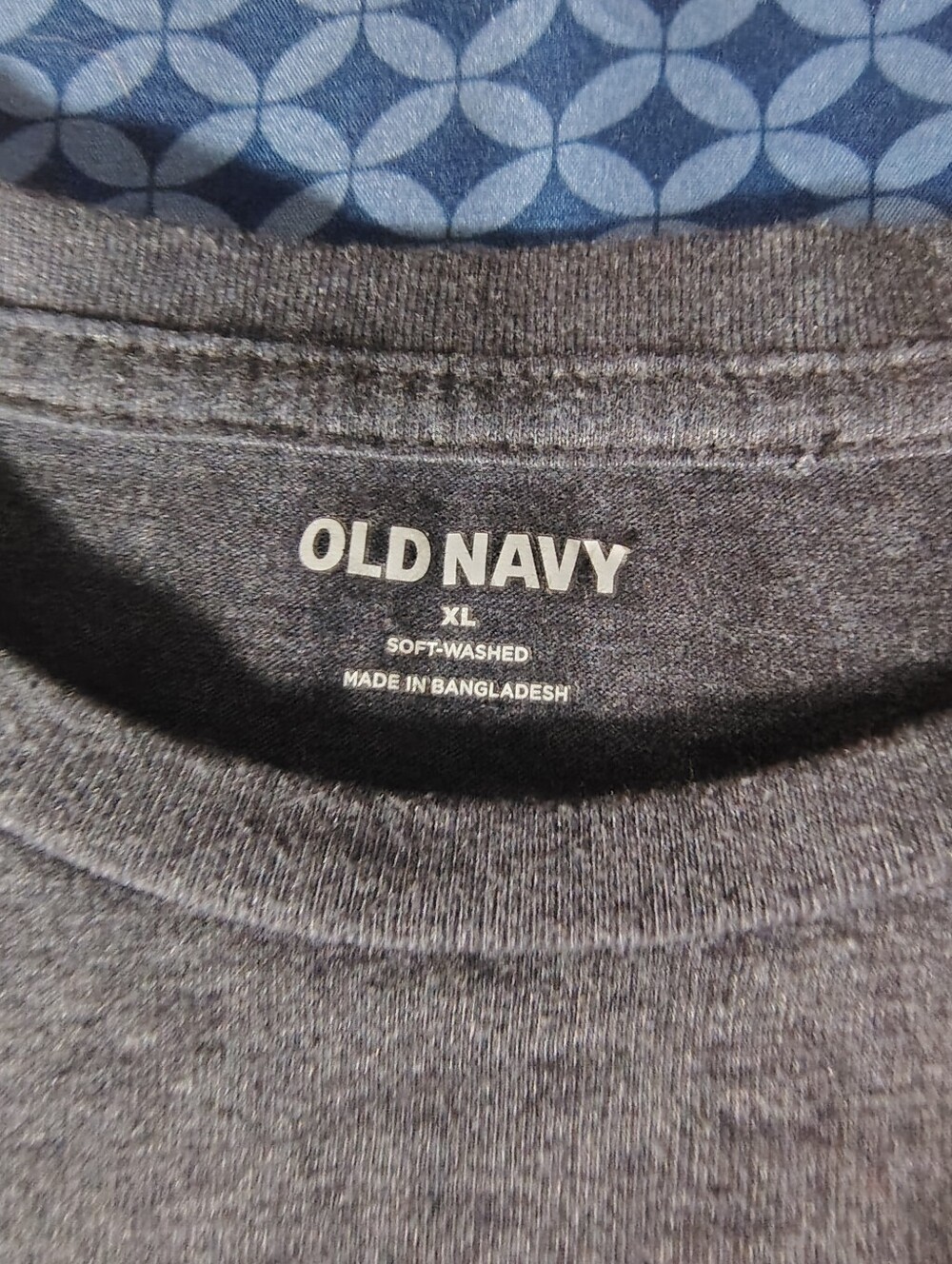 Old Navy Gray Soft-Washed Long Sleeve Tee. Size XL